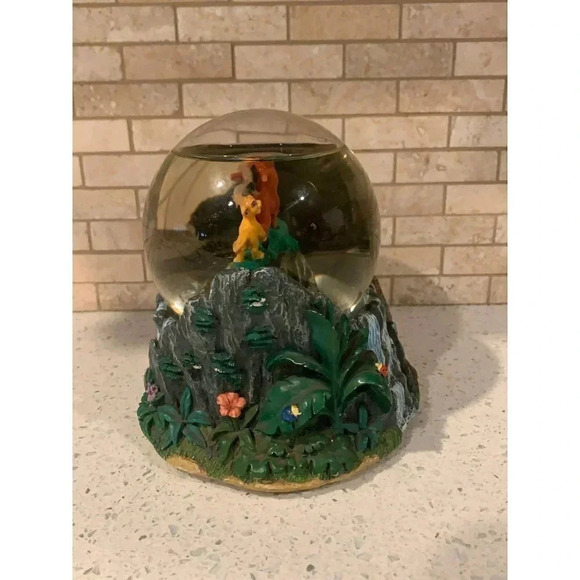 Snowglobe Lion King Simba Timon Pumba Rafiki Hakuna Matata Pride Lands Disney. - Picture 2 of 8